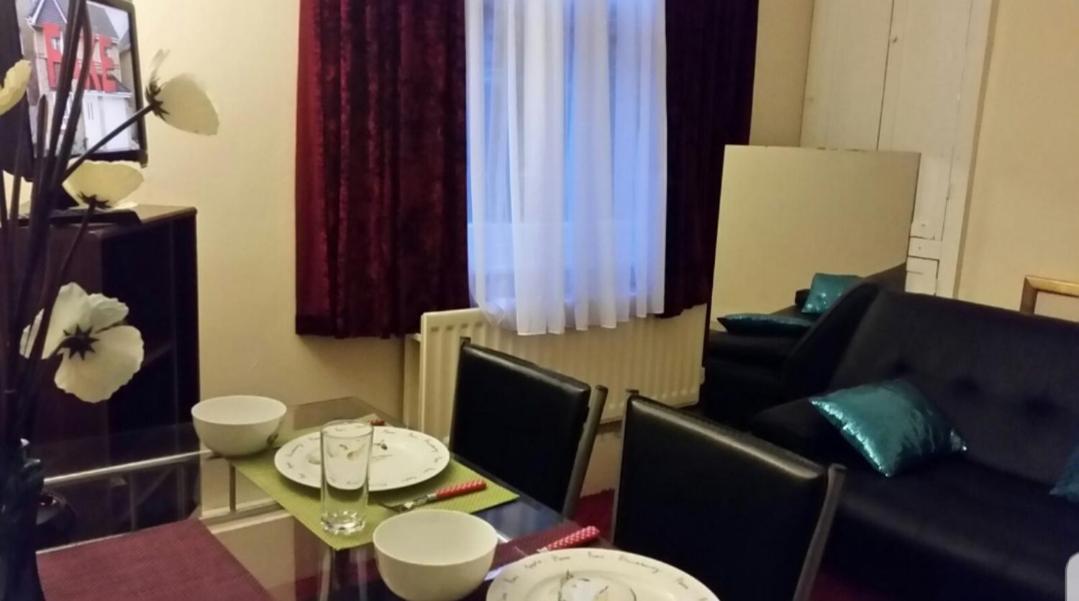 Cozy Haven Grafton Hotel Бедфорд Екстериор снимка